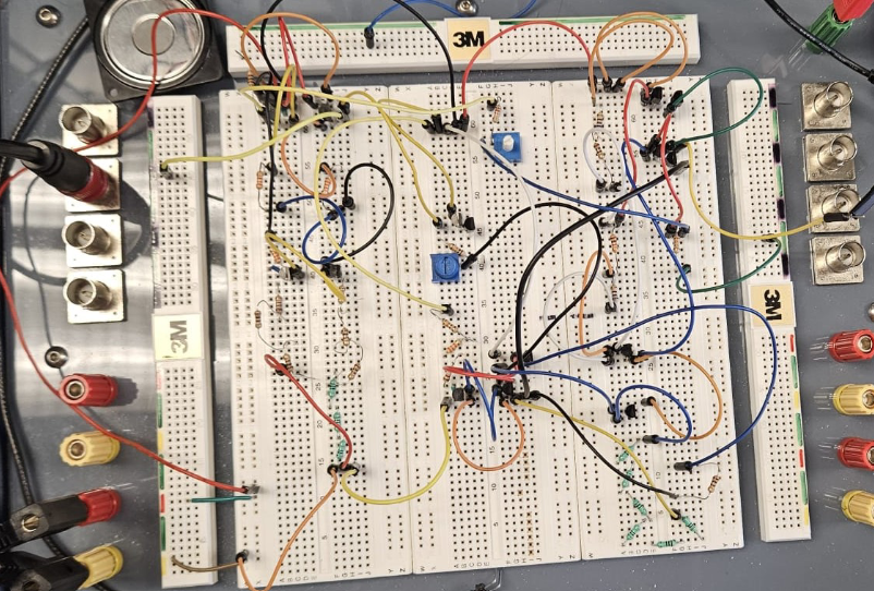 Breadboard prototype of the amplifier in a non-inverting configuration.